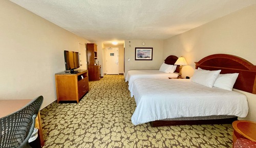 Room, 2 Queen Beds, Roll-in Shower