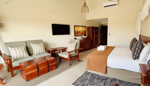 DELUXE DOUBLE SUITE ROOM