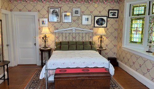 Noble Suite