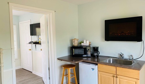 Family Suite, Private Bathroom (Lake House w/Bunk Bed)