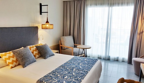Deluxe Double Room (2 Adults)