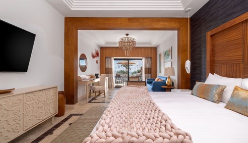 Junior Suite, 1 King Bed, Balcony, Ocean View (Premium)