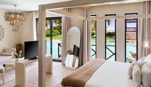 Junior Suite, 1 King Bed, Balcony, Pool View (Castle, Swim Out)