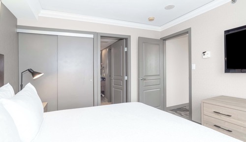 Standard Suite, 1 King Bed, Kitchen (Washer Dryer)