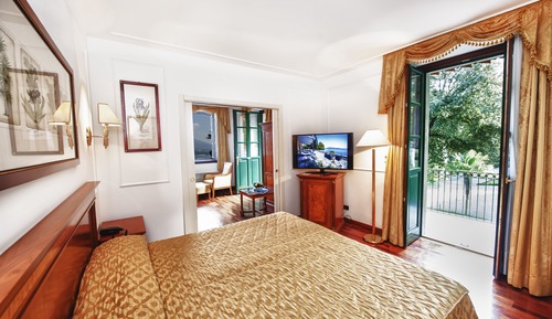 Superior Suite, 1 Bedroom, Balcony, Lake View