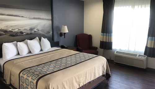 Standard Room, 1 King Bed, Non Smoking