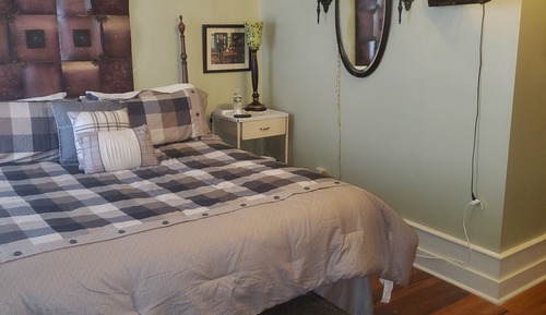 Room (Dr. Hall room)