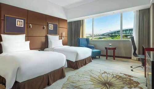 Executive Room, 1 King Bed, Business Lounge Access, View