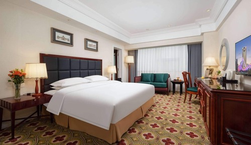 Deluxe Queen Bed Room