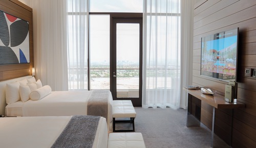 Straight Up Suite