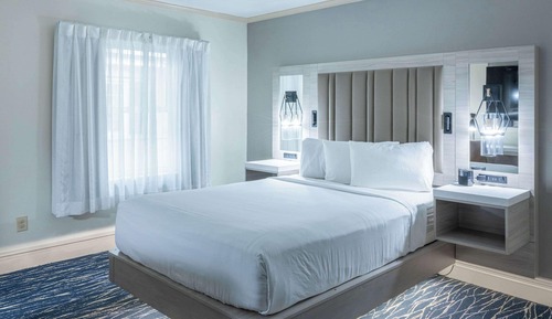 Standard Room, 1 Queen Bed, Non Smoking