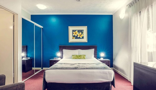 Deluxe Room, 1 Queen Bed