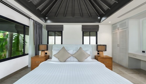 4 Bedrooms Pool Villas