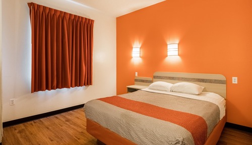 Standard Room, 1 Queen Bed, Accessible, Non Smoking