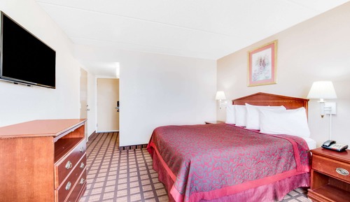 Standard Room, 1 King Bed, Smoking