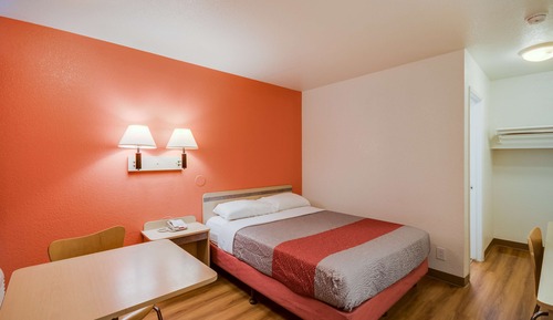 Standard Room, 1 Queen Bed, Non Smoking