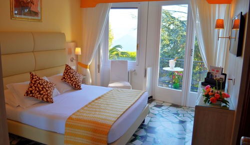 Standard Double Room, Garden View