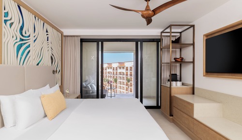 Deluxe Suite, Ocean View (Master Club One Bedroom)
