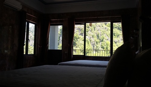 Family Room, Mountain View