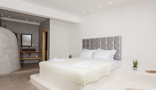Superior Room (up to 4 persons)