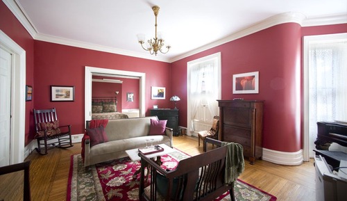 Room 6 - Red Room Suite