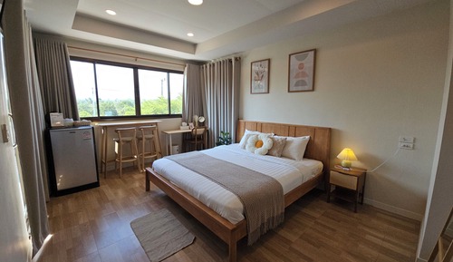 Superior Room, 1 King Bed, Patio, Garden Area