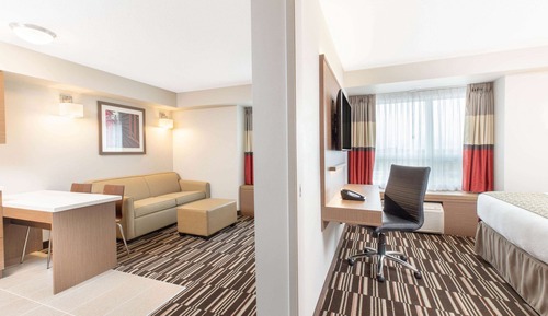 Suite, 1 Queen Bed, Non Smoking (One Bedroom)