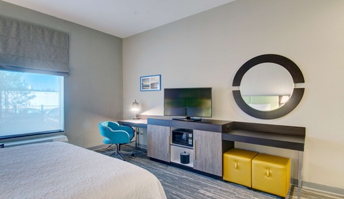 Room, 1 King Bed, Accessible, Non Smoking (Mobility & Hearing, Roll-in Shower)