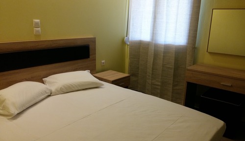 Deluxe Studio