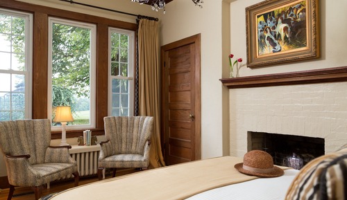 Room, 1 Queen Bed, Private Bathroom (Albert Suite)