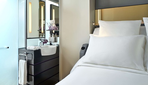 Premium Room, 1 Queen Bed, City View