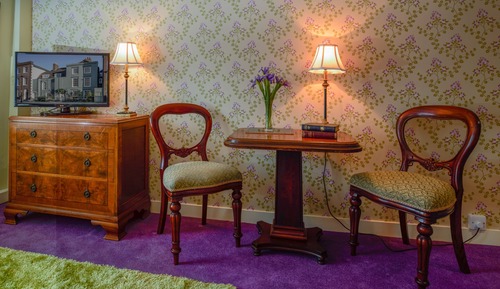 Deluxe Double Room, 1 King Bed (Mason )