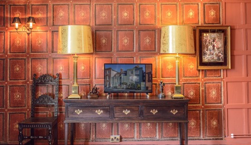 Deluxe Double Room, 1 King Bed (The Red Room )