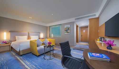 Standard Room, 1 King Bed (Extra Floor Space)