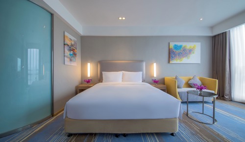 Standard Room, 1 King Bed