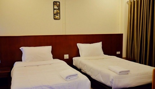 Standard Twin Room