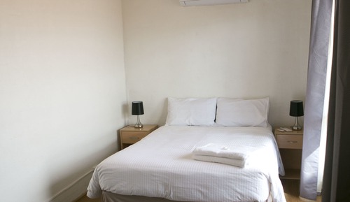 Room (Semi Self-Contained)