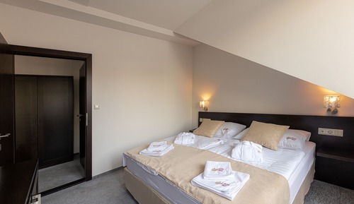 Design Suite, 1 Bedroom, Bathtub, City View