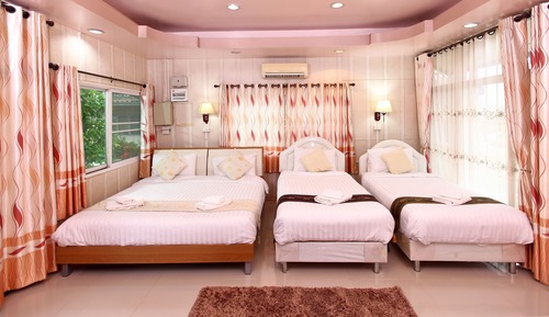 Deluxe Suite with Private Bathroom - SriNan
