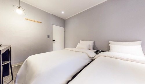 Standard Twin Room