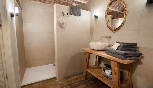 Deluxe Double Room (Pinot Noir)