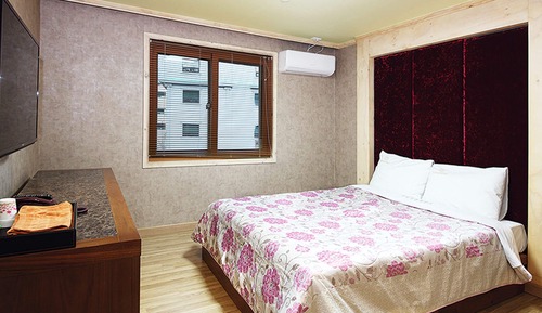 Standard Double Room, Jetted Tub