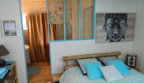 Double Room (Bleue)