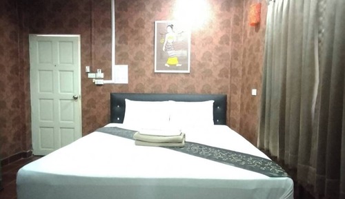 Basic Room, 1 King Bed, Non Smoking
