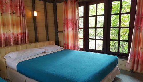 Room, Poolside