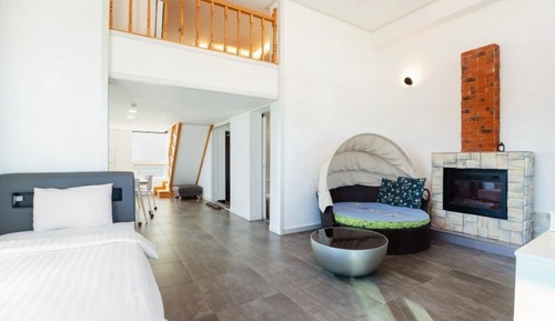 Room (A502 (standard 2 people maximum 6 peo)