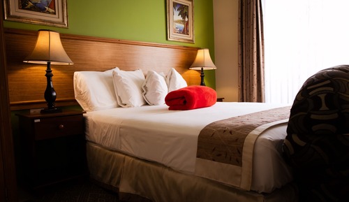 Comfort Studio, 1 Queen Bed, Kitchenette, Pool View