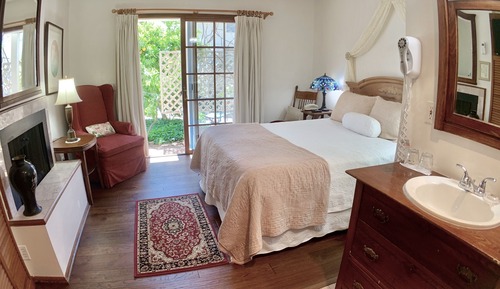 Room, Private Bathroom (Wisteria Room)