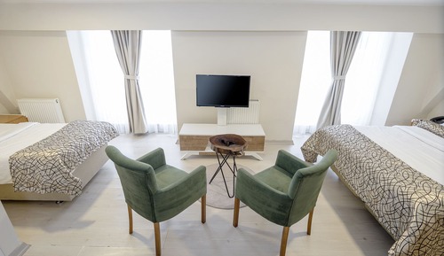 Romantic Suite, Balcony