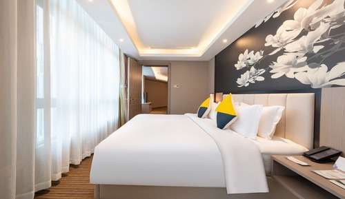 Business Suite Room
